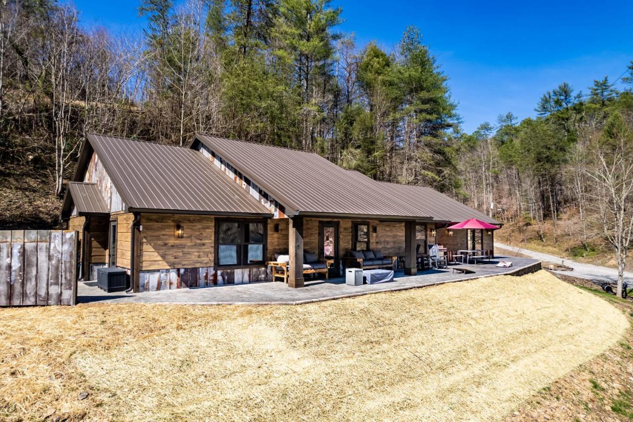 New Rustic Luxe Cabin Billiards Spa Near Gsmnp Townsend Exterior photo