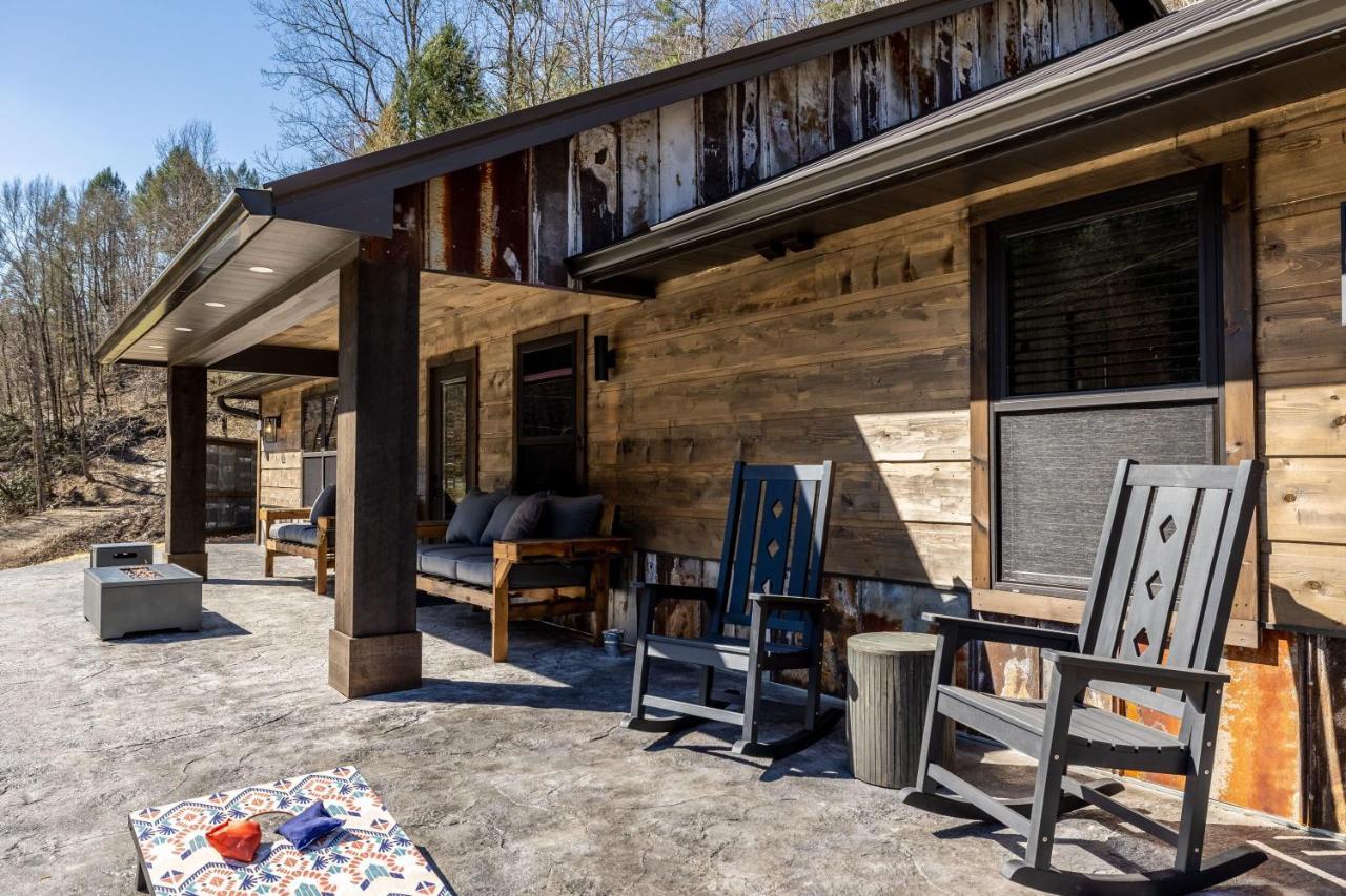 New Rustic Luxe Cabin Billiards Spa Near Gsmnp Townsend Exterior photo