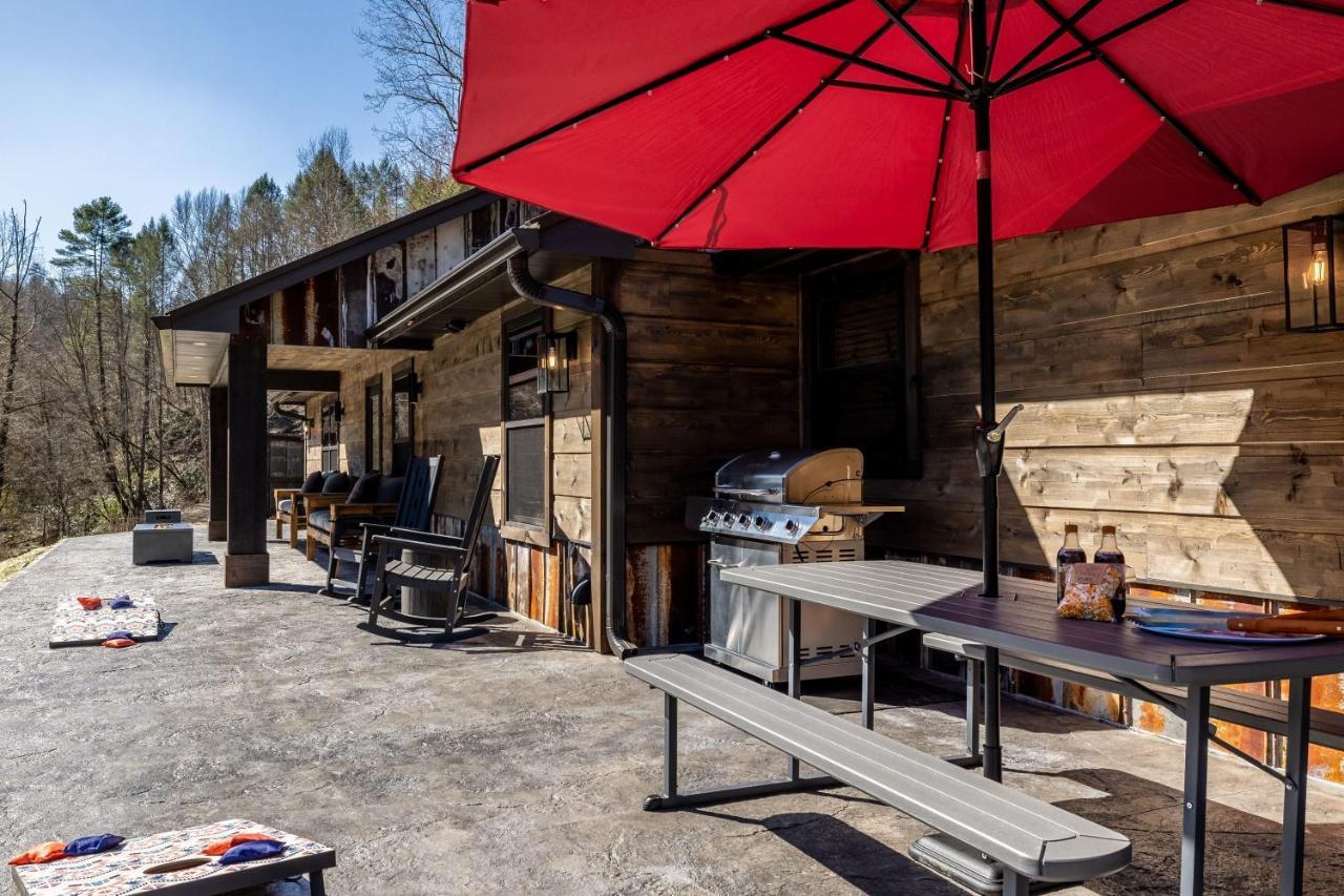New Rustic Luxe Cabin Billiards Spa Near Gsmnp Townsend Exterior photo